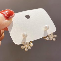 womens pearl earrings
