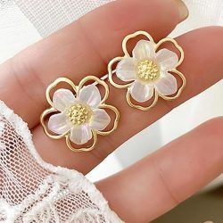 flower stud earrings